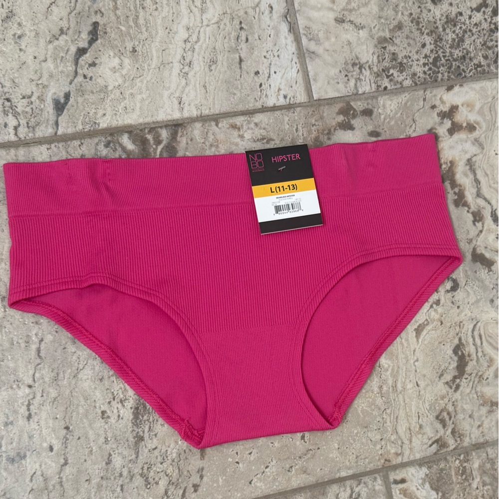 NWT Size L No Boundaries Seamless Hipsters Pink Women's Shorts